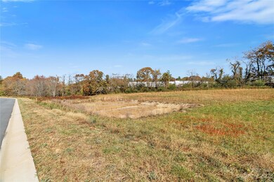 116 Scott Meadows Dr, Asheville, NC 28806 - photo 2