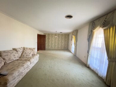 Living room & dining area