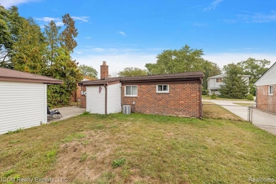 5118 Michael St, Dearborn Heights, MI 48125 - photo 7