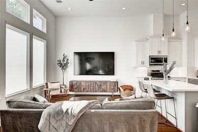 107 W Whitney St unit E, Houston, TX 77018 - photo 5