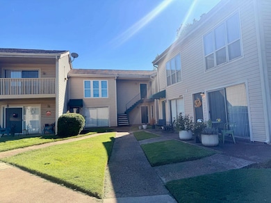 6747 Quail Hollow Ct unit 2, Memphis, TN 38120 - photo 4