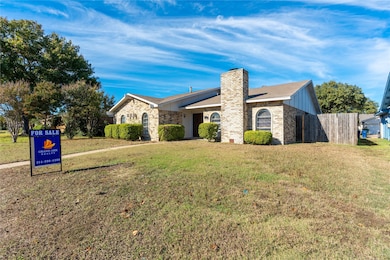 2913 Landershire Ln, Garland, TX 75044 - photo 3