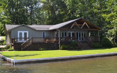 3BR/2BA lake home