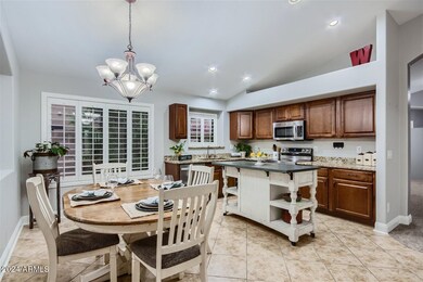 Dining Area - Kitchen