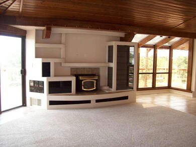 Entertainment center