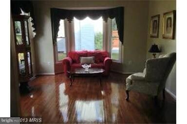 8927 Mountain Ash Dr, Springfield, VA 22153 - photo 7