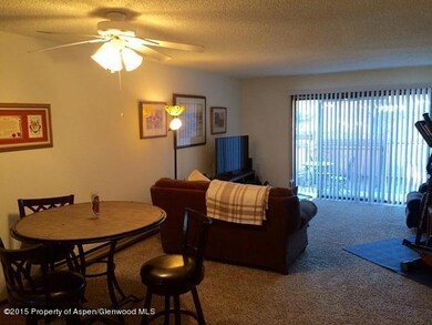 living room dining area