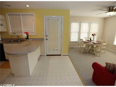 Dining Room - Dining Room with Ceiling Fan
