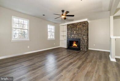 10 Thomas Mckean Bldg unit 10, Blackwood, NJ 08012 - photo 4