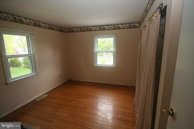 517 Bradford Rd, Oreland, PA 19075 - photo 7