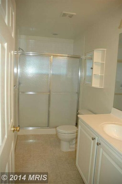 22954 Fontwell Square, Sterling, VA 20166 - photo 3