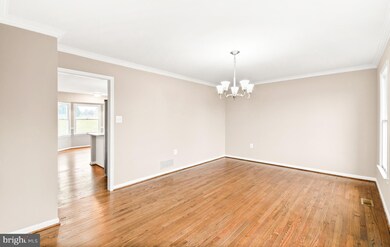 3745 Maplecrest Dr, Knoxville, MD 21758 - photo 5