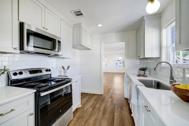 1917 Avenue N, Rosenberg, TX 77471 - photo 5