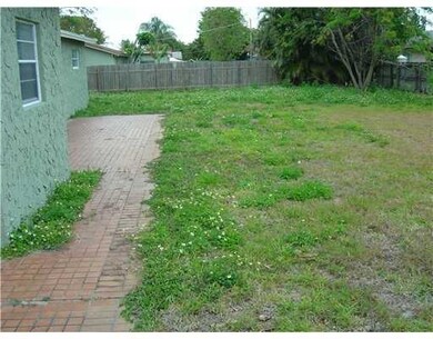 6768 Massachusetts Dr, Lake Worth, FL 33462 - photo 5