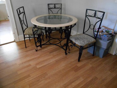 Nice laminate flooring in dining area