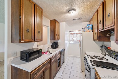 8909 E 47th St, Tulsa, OK 74145 - photo 6