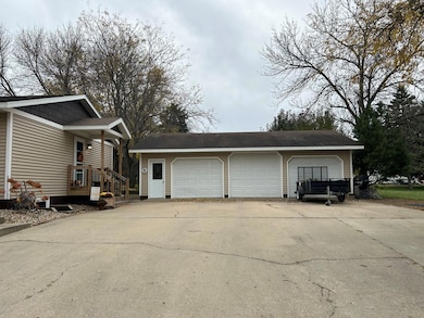 1104 14th Ave SE, Willmar, MN 56201 - photo 2