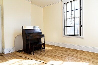 27 Laurel St, Roxbury, MA 02119 - photo 5