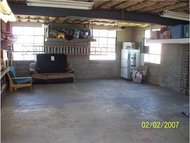 Parking Lot/Garage