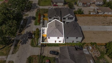 243 Rebecca St unit F, Houston, TX 77022 - photo 2