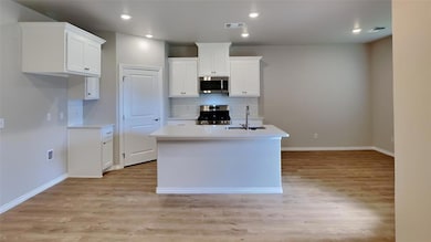 6913 Labelle Dr, Warr Acres, OK 73132 - photo 6