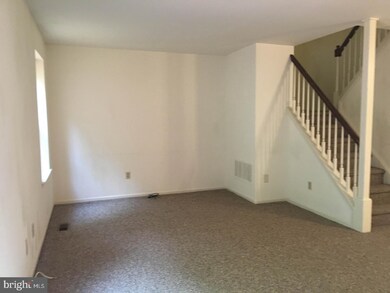 2122 Yorktown S, Norristown, PA 19403 - photo 4