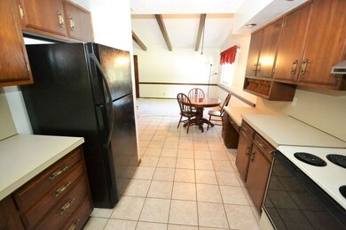 2504 W Yorkshire Dr, Muncie, IN 47304 - photo 5