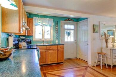54 Narragansett Rd, Portsmouth, RI 02871 - photo 6