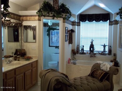 11677 Jacob Lois Ct, Jacksonville, FL 32218 - photo 5