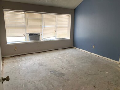 10919 Thorncliff Dr, Humble, TX 77396 - photo 7