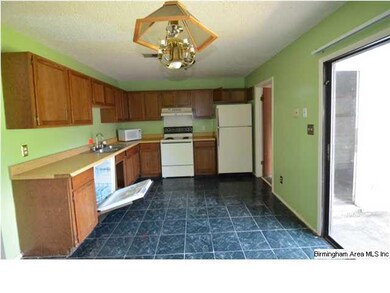 1916 Springlake Ct, Birmingham, AL 35215 - photo 5