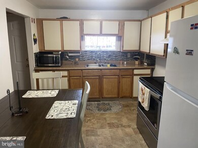 112 W Laurel St, Shenandoah, PA 17976 - photo 6