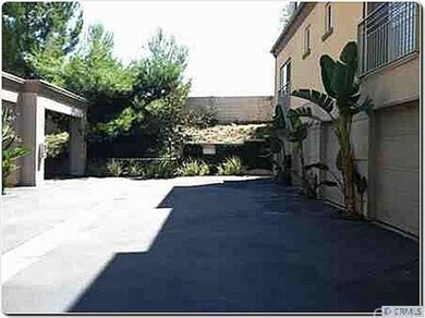 5200 Prem Hills Cir unit 129, Woodland Hills, CA 91364 - photo 2