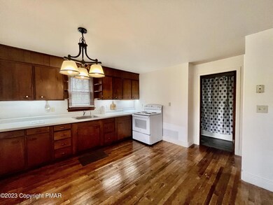 909 Upper Middle Creek Rd, Kunkletown, PA 18058 - photo 3