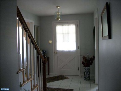 614 Creekside Rd, Wallingford, PA 19086 - photo 2