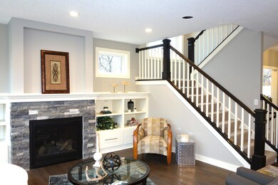 550 Sunrise Dr, Little Canada, MN 55117 - photo 2