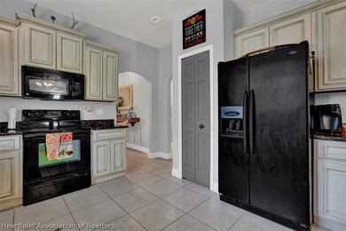 6818 Dickinson Dr, Sebring, FL 33872 - photo 2