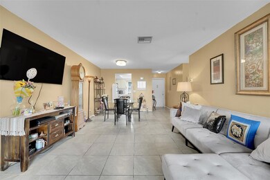 2769 Ashley Dr W unit F, West Palm Beach, FL 33415 - photo 5