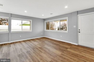 18 Compass Rd, Middle River, MD 21220 - photo 2