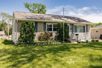 1635 10th St NW, Cedar Rapids, IA 52405 - photo 4