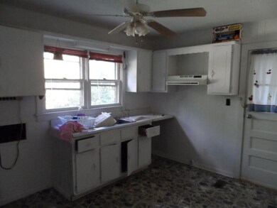 2210 Midway St, Johnson City, TN 37601 - photo 6