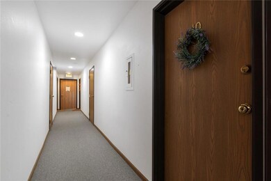 4525 1st Ave SW unit 10, Cedar Rapids, IA 52405 - photo 3