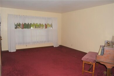 811 Bittersweet Ln, Anderson, IN 46011 - photo 2