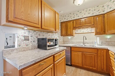 2 Surcingle, Albany, NY 12205 - photo 6