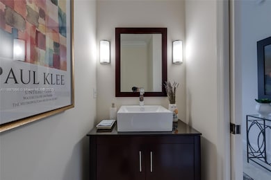 1526 E Lake Ct, Hollywood, FL 33020 - photo 5