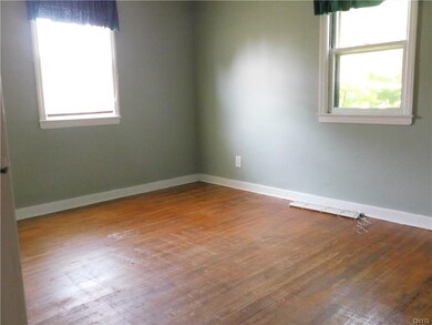 FIRST FLOOR BEDROOM