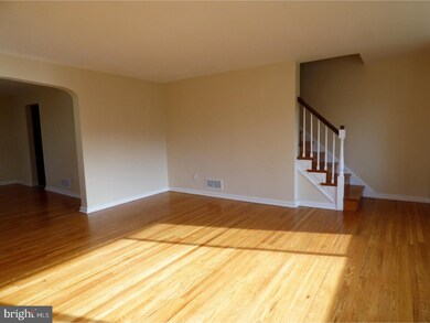 214 Evergreen Ave, Folsom, PA 19033 - photo 7