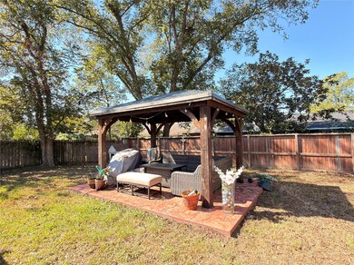 6406 Tall Willow Dr, Houston, TX 77088 - photo 5