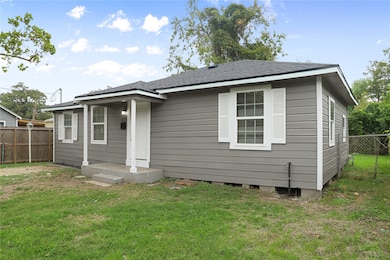 611 93rd St, Houston, TX 77012 - photo 2