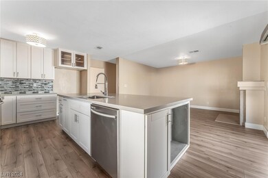 Fully upgraded kitchen with stainless steel applia